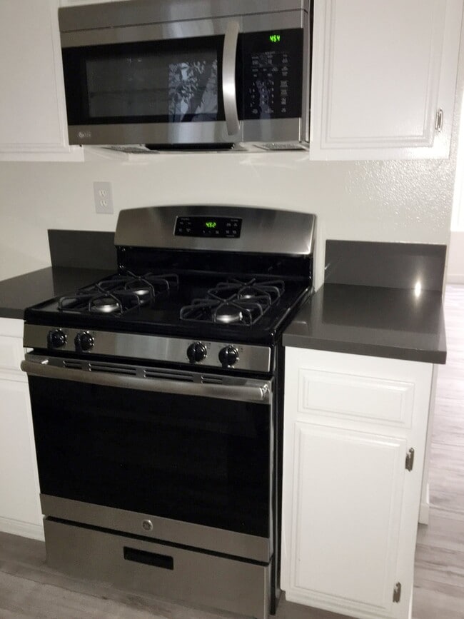 Photo - Aqua Vista Villa Townhome Apartments