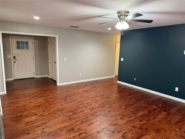 Photo - 1682 Greyleaf Ln SE
