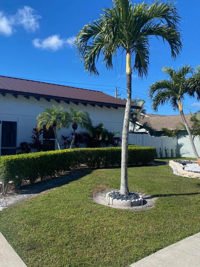 Photo - 1279 Kinglet Terrace