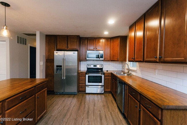 Photo - 2421 Woodmont Dr