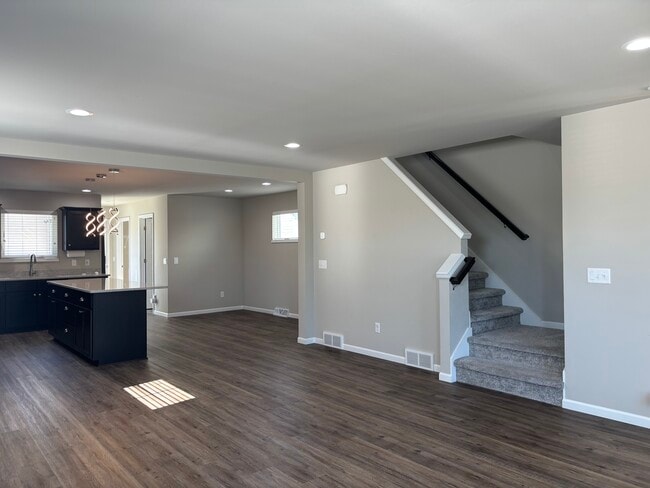 Photo - 620 Sugar Maple Ln