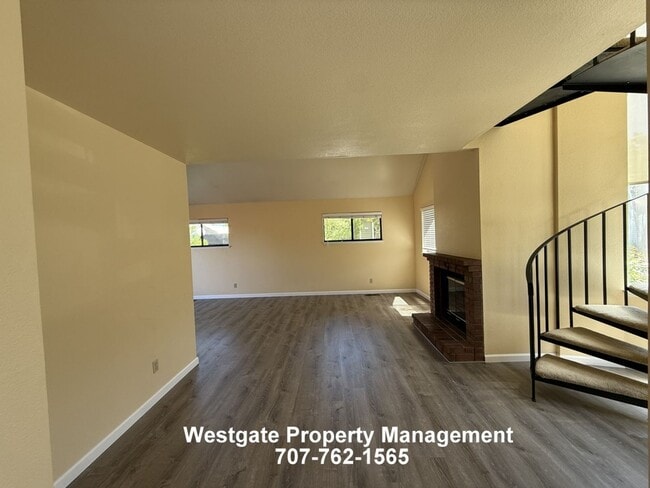 Photo - 1453 Capri Ave