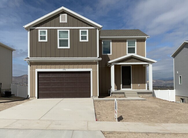 Building Photo - 1346 W Mahogany St