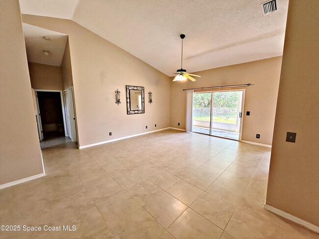Photo - 1379 California Dr