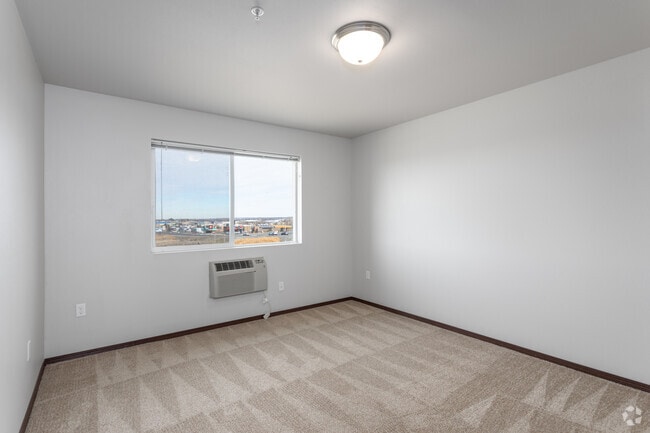 3BR, 2BA - 1,286SF