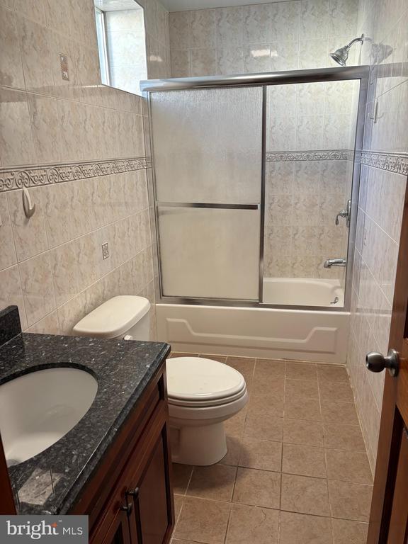 Photo - 1320 W Girard Ave