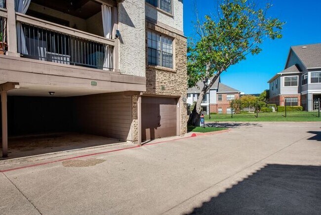 Photo - Spacious Richardson Condo with washer-dryer connections Unit 18C