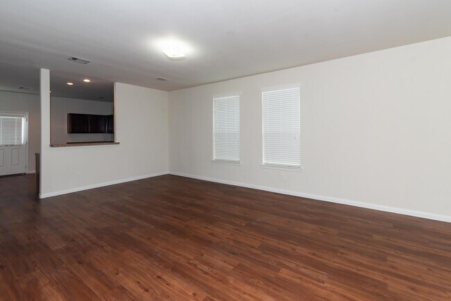 Photo - 16 Leisure Shore Ct