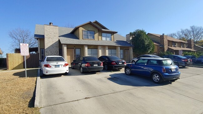 Photo - 7536 Oak Chase