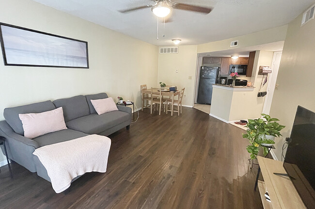 Photo - 1964 Lake Atriums Cir