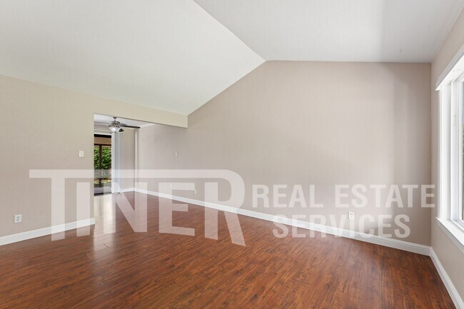 Photo - 8950 Salmon Falls Dr