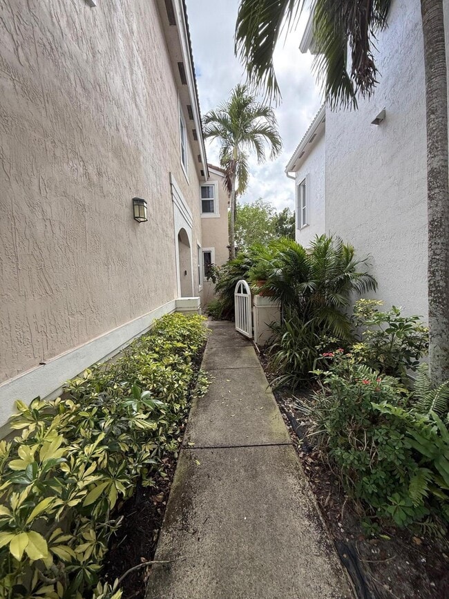 Photo - 15258 SW 51st St