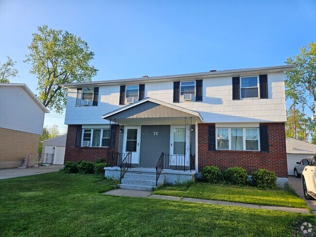 Building Photo - 71 Jeffrey Dr Unit .3 bedroom duplex Rental