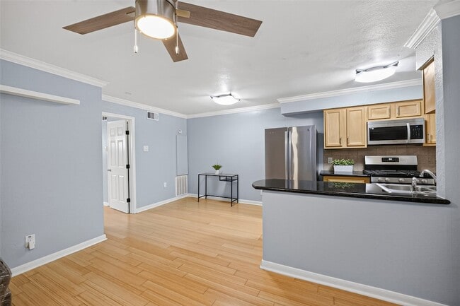 Photo - 1404 Welch St Unit 7