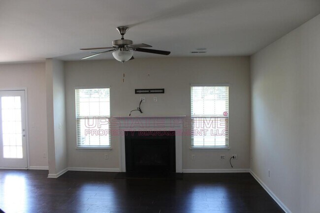 Photo - 204 Alderside Pl