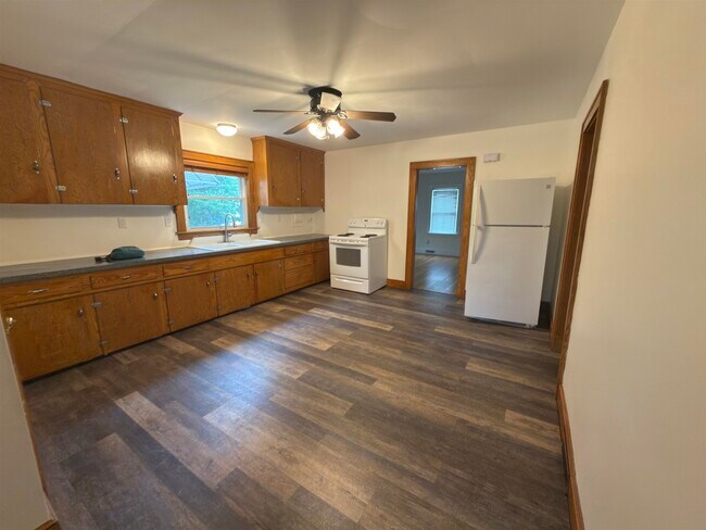 Photo - 573 Spruce St