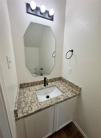 Photo - 835 Rockett Ln