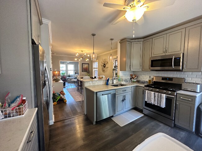 Photo - 10 W Knight Ave