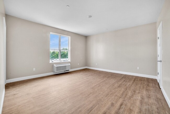 Photo - 127 Centre St Unidad 501