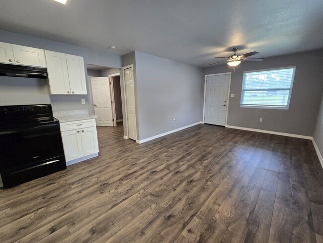 Photo - 4433 Bryan Ave