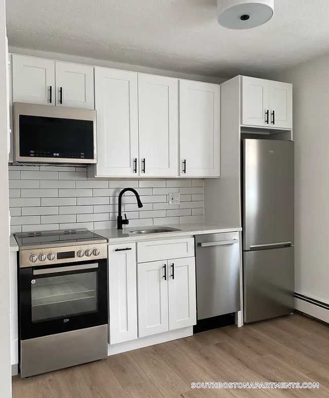 Photo - 741 E 6th St Unit 22