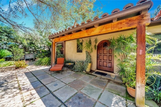 Photo - 2055 Mound St