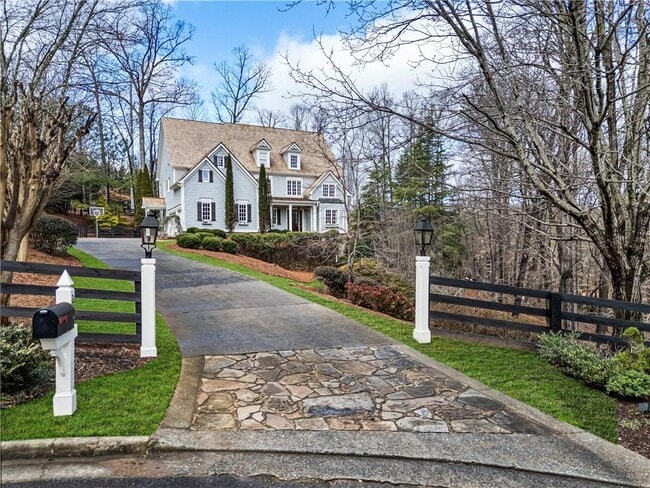 Photo - 215 6 Hills Ln