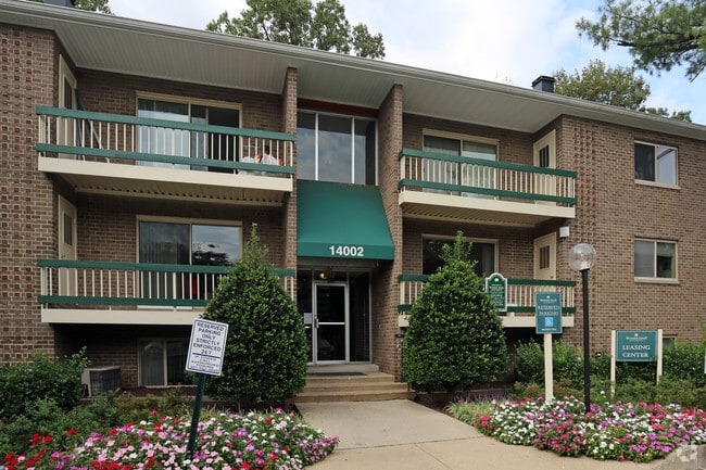 Woods Edge Apartments - Woods Edge Apartments