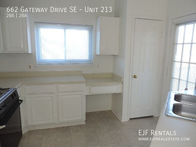 662 Gateway Dr SE Unit 213