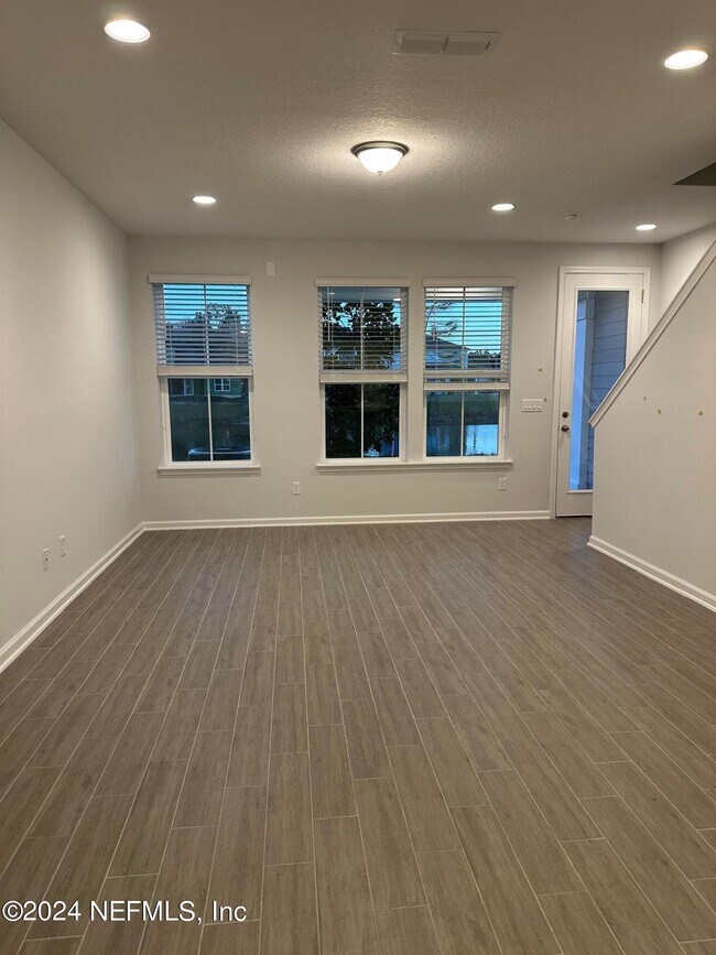 Photo - 192 Brandon Lks Dr