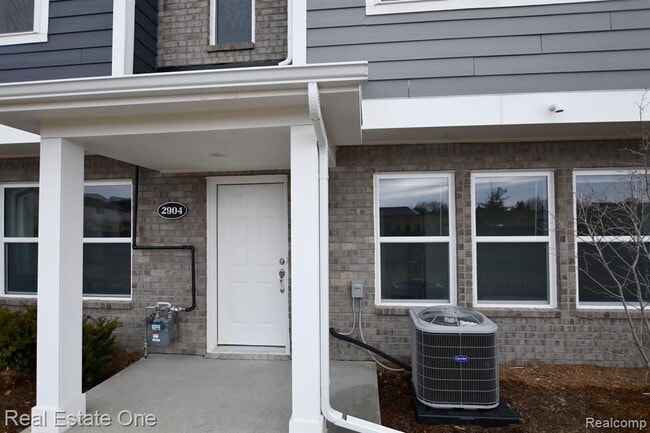 Building Photo - 2904 Zana Dr