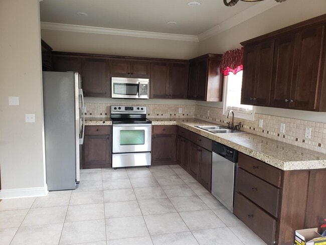 Photo - 310 Ashbrook Ln