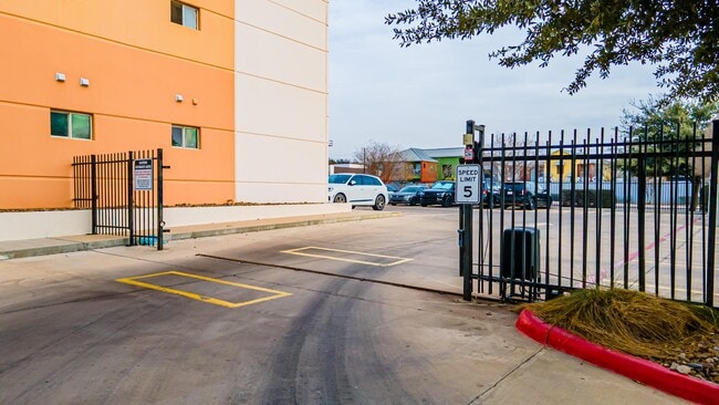 Photo - 502 Shiloh Dr Unit 402 E