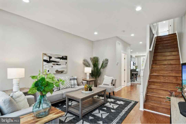 Photo - 2215 E Biddle St Townhome