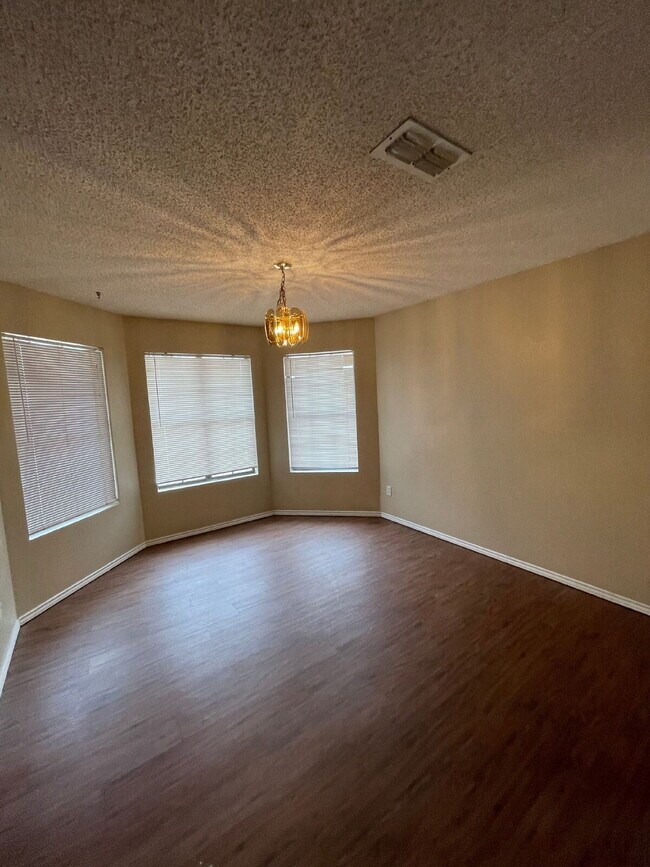 Photo - Two Story Home With A Large Backyard Located In Shadow Hills!