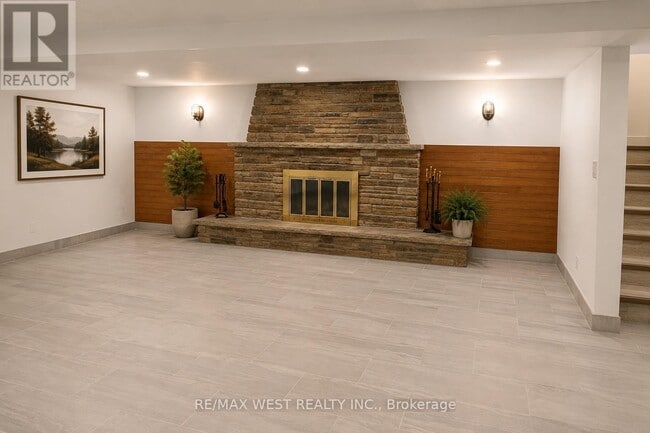 Photo - 908 Lynx Ave