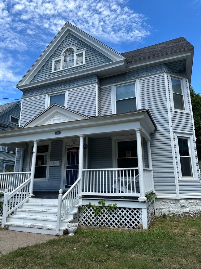 Building Photo - 138 W Beard Ave Unit 2 Rental