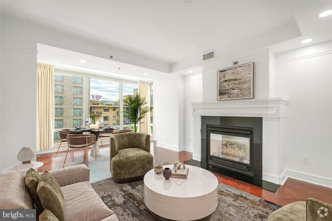 Building Photo - 1111 23rd St NW Unit 8E Rental