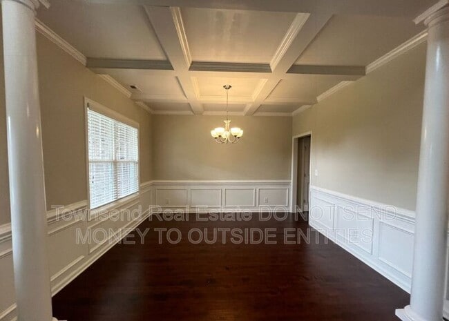Photo - 6426 Burnside Pl