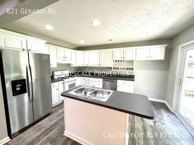 Photo - 821 Gerardi Rd