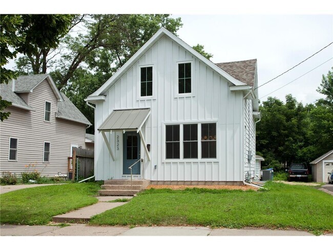 Building Photo - 2323 Cole Ave SE Rental