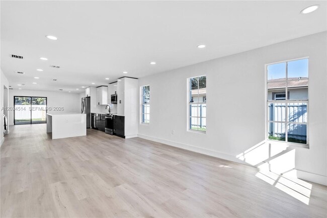 Photo - 407 NW 45th St