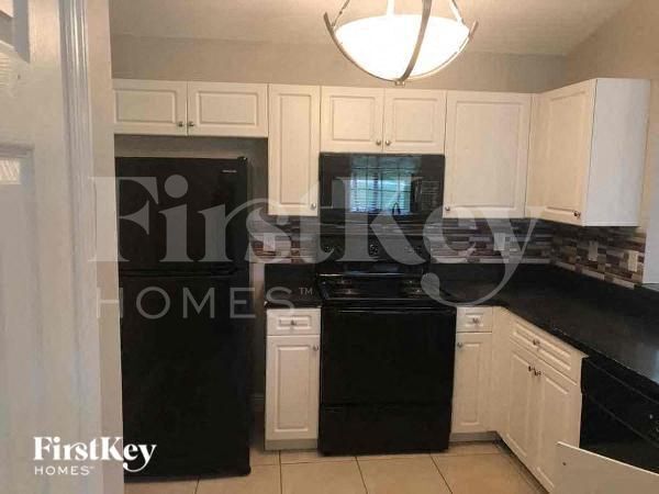 Photo - 3707 7th St W