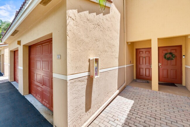 Photo - 600 Scotia Dr Unit 104