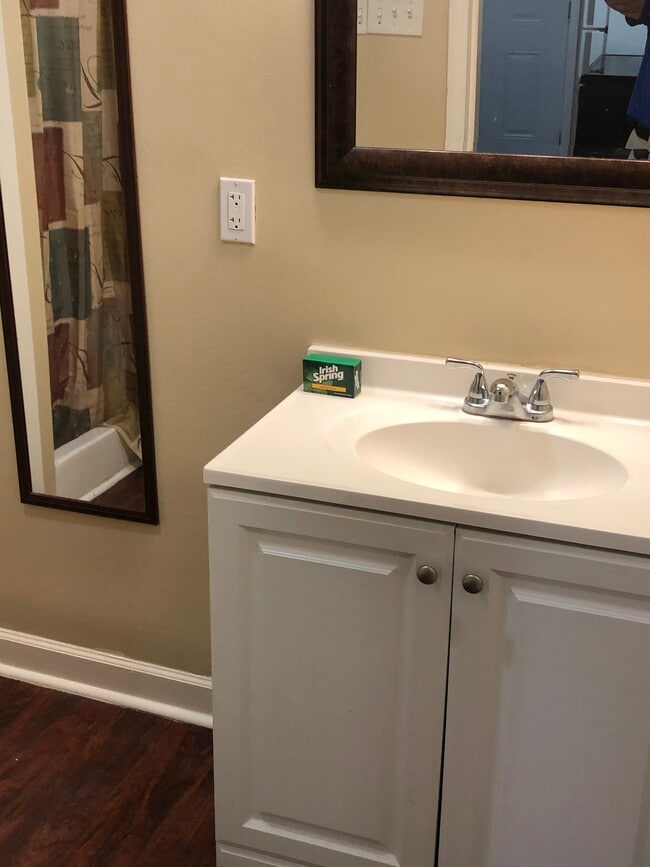 Photo - 616 Garden Road