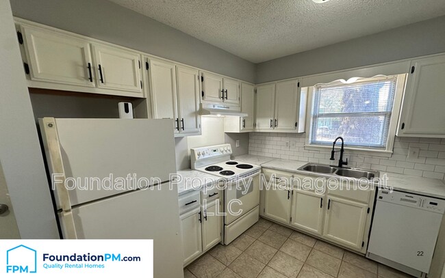 Photo - 34 N Idlewild St