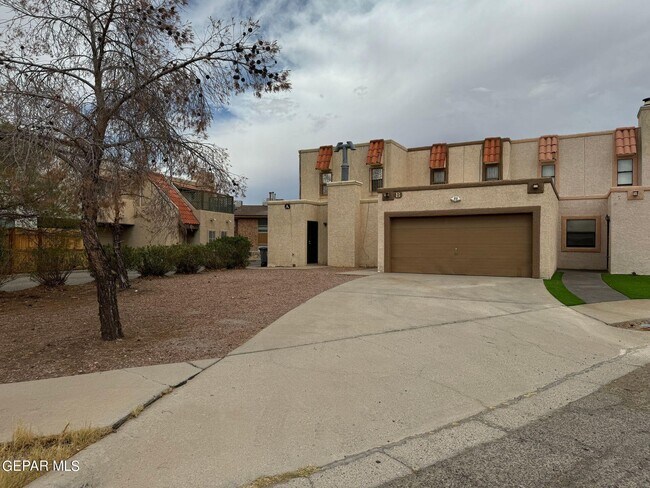 Photo - 1587 Bengal Dr