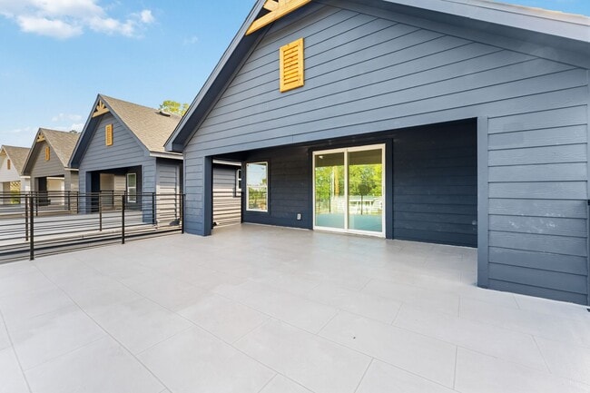 Building Photo - 9326 Firnat St