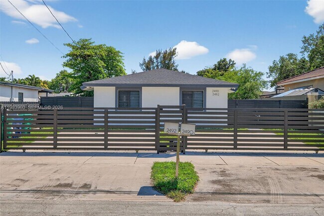 Photo - 2492 SW 44th St Unidad 2492