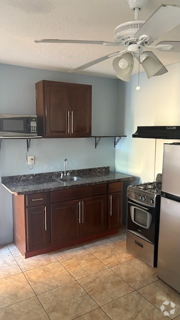 Building Photo - 18601 SW 98th Ave Unit Cutler Bay Rental